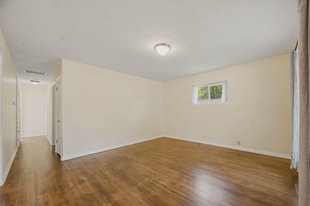 1442 N Prairie Lane, Derby, KS 67037