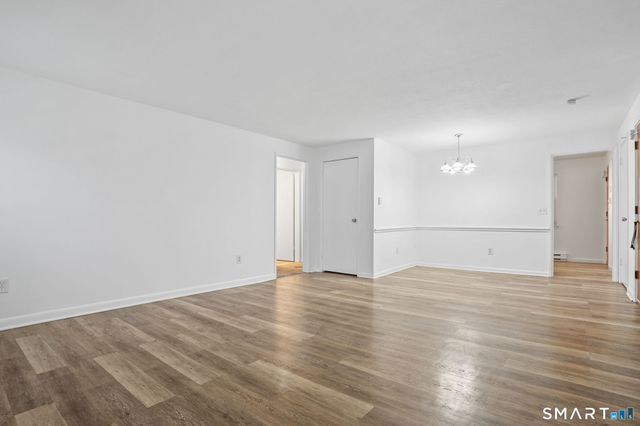 29 Canterbury Arms 29, New Milford, CT 06776