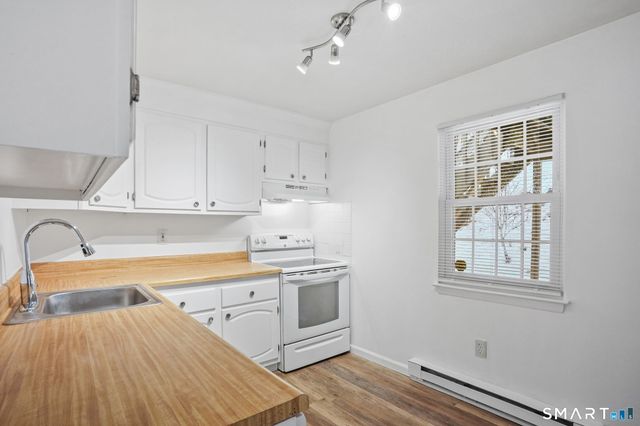 29 Canterbury Arms 29, New Milford, CT 06776