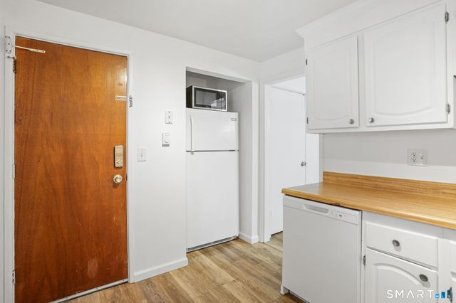 29 Canterbury Arms 29, New Milford, CT 06776