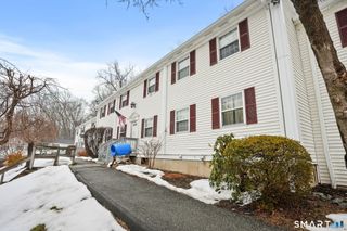 29 Canterbury Arms 29, New Milford, CT 06776