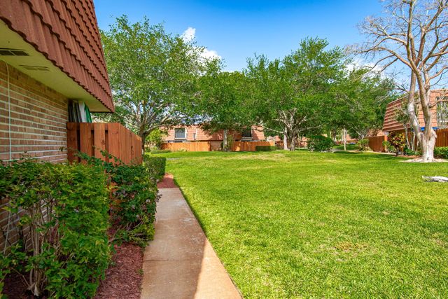 3112 Spanish Wells Drive 14-a, Delray Beach, FL 33445