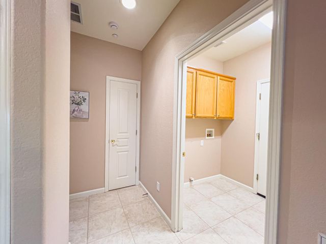 3661 Darlington Ct, Rocklin, CA 95765