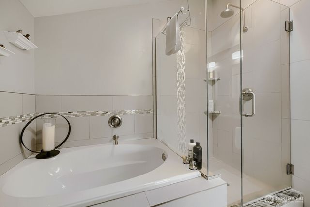 13605 SE 251 Place, Kent, WA 98042