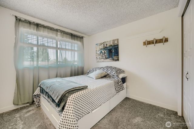 13605 SE 251 Place, Kent, WA 98042