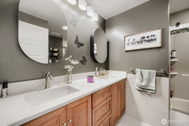 13605 SE 251 Place, Kent, WA 98042