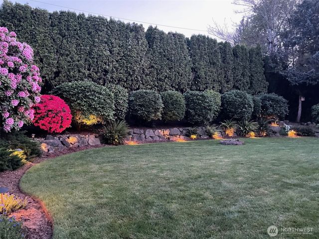 13605 SE 251 Place, Kent, WA 98042