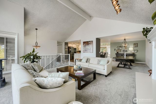 13605 SE 251 Place, Kent, WA 98042