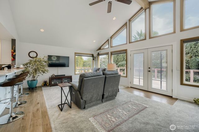 13605 SE 251 Place, Kent, WA 98042