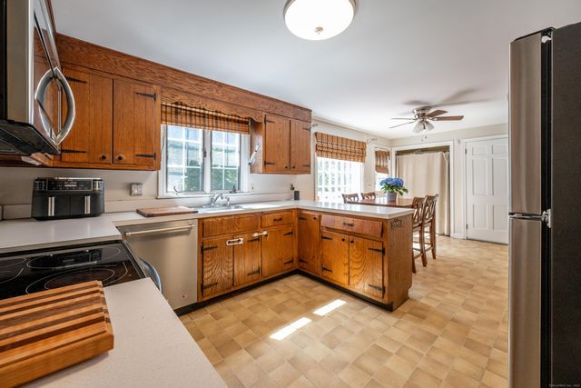 7 Barkwood Hill Road, Brookfield, CT 06804
