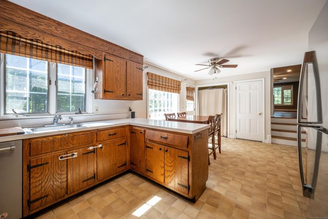 7 Barkwood Hill Road, Brookfield, CT 06804