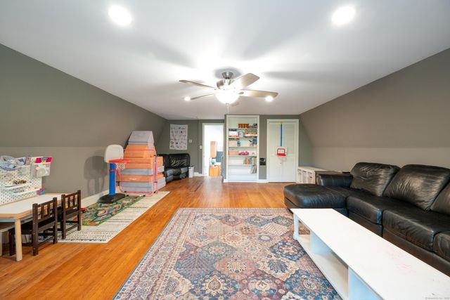 7 Barkwood Hill Road, Brookfield, CT 06804