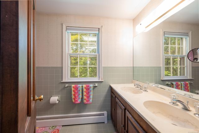 7 Barkwood Hill Road, Brookfield, CT 06804