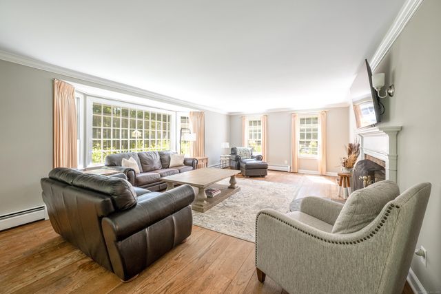 7 Barkwood Hill Road, Brookfield, CT 06804