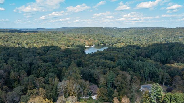 7 Barkwood Hill Road, Brookfield, CT 06804
