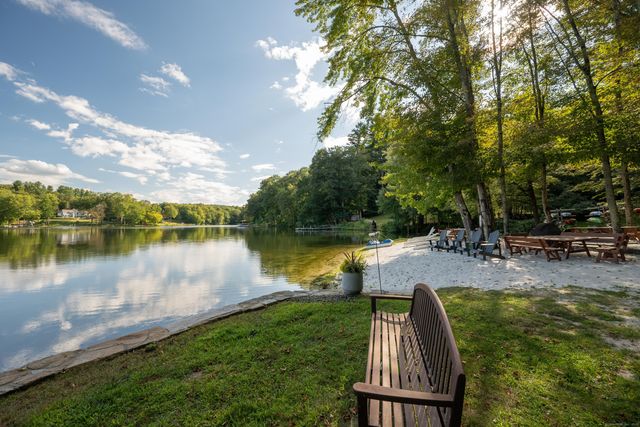 7 Barkwood Hill Road, Brookfield, CT 06804