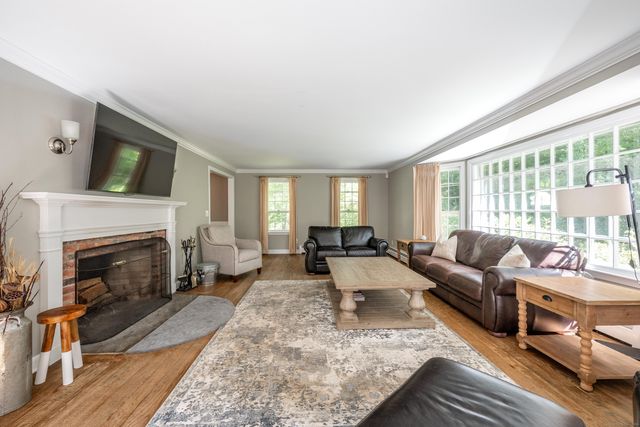7 Barkwood Hill Road, Brookfield, CT 06804