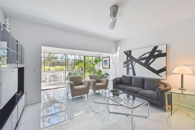 4220 FAIRWAY RUN 0, Tampa, FL 33618