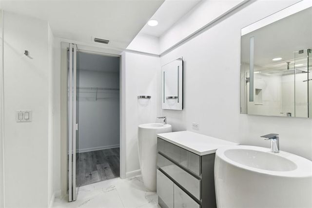 4220 FAIRWAY RUN 0, Tampa, FL 33618