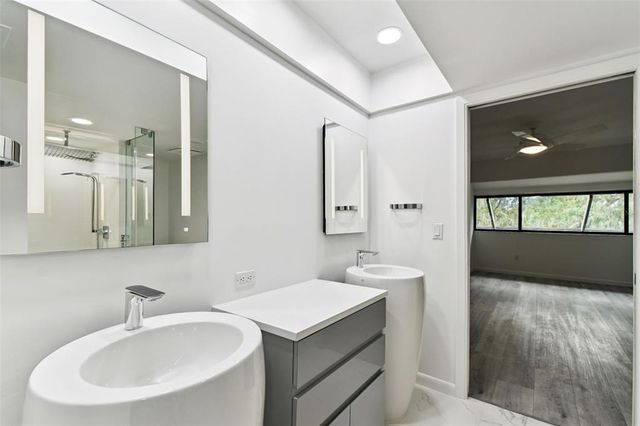 4220 FAIRWAY RUN 0, Tampa, FL 33618