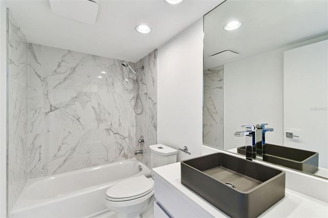4220 FAIRWAY RUN 0, Tampa, FL 33618