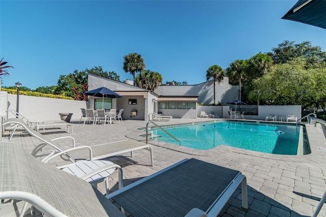 4220 FAIRWAY RUN 0, Tampa, FL 33618