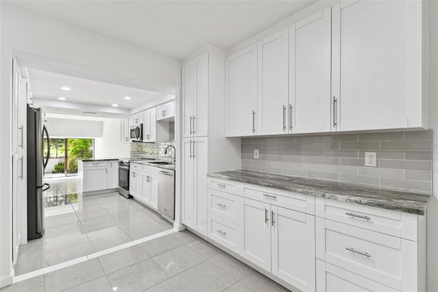 4220 FAIRWAY RUN 0, Tampa, FL 33618