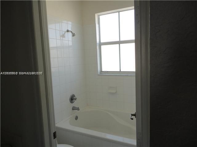 8652 NW 112th Ct, Doral, FL 33178