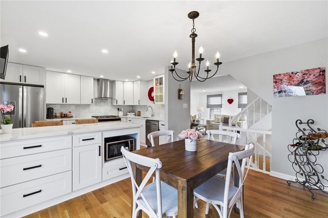 401 Maywood Dr, Bethel Park, PA 15102