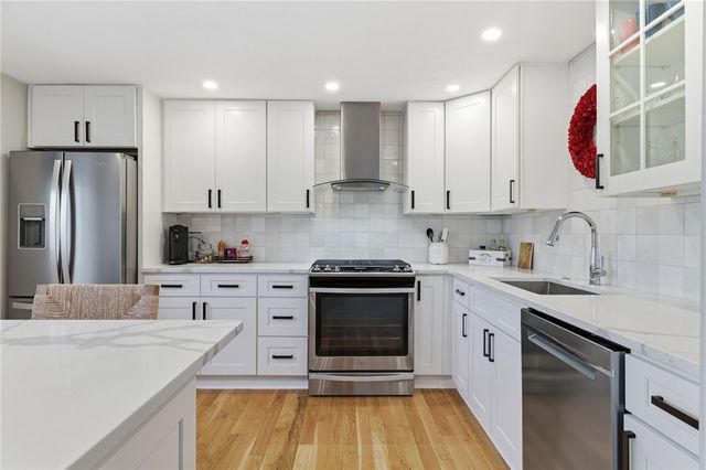 401 Maywood Dr, Bethel Park, PA 15102