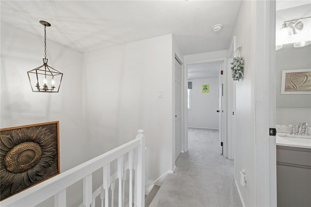 401 Maywood Dr, Bethel Park, PA 15102