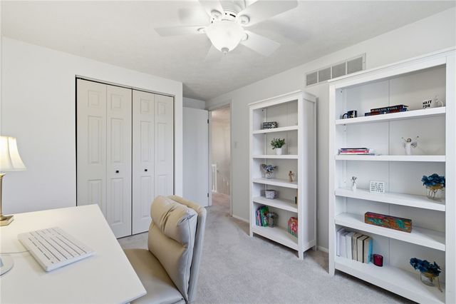 401 Maywood Dr, Bethel Park, PA 15102