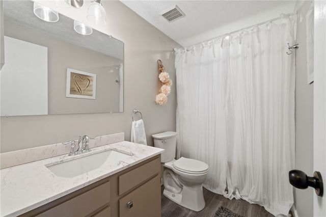 401 Maywood Dr, Bethel Park, PA 15102