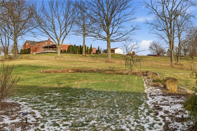 401 Maywood Dr, Bethel Park, PA 15102