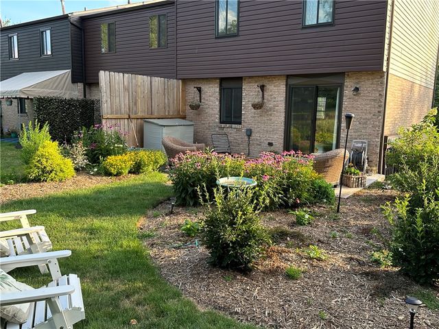 401 Maywood Dr, Bethel Park, PA 15102