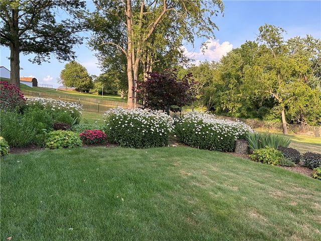 401 Maywood Dr, Bethel Park, PA 15102