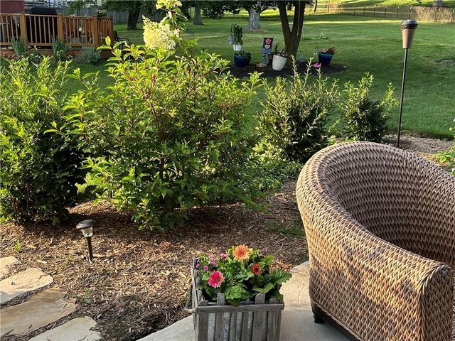 401 Maywood Dr, Bethel Park, PA 15102