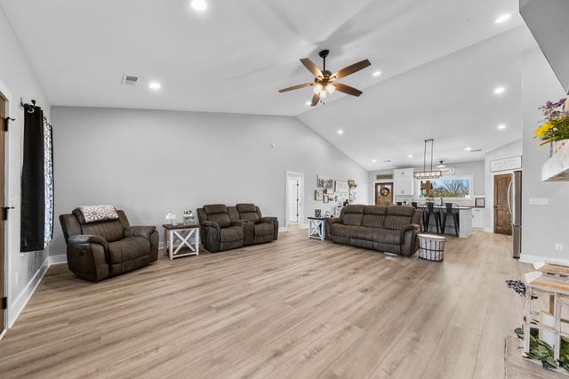 321 OLD SR 48, Centerville, TN 37033