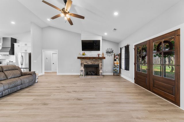 321 OLD SR 48, Centerville, TN 37033