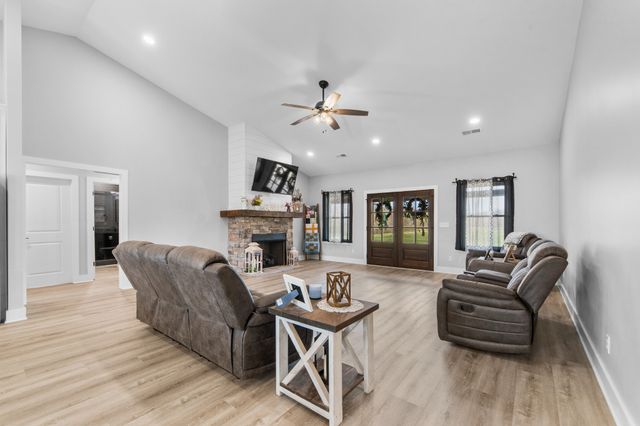 321 OLD SR 48, Centerville, TN 37033