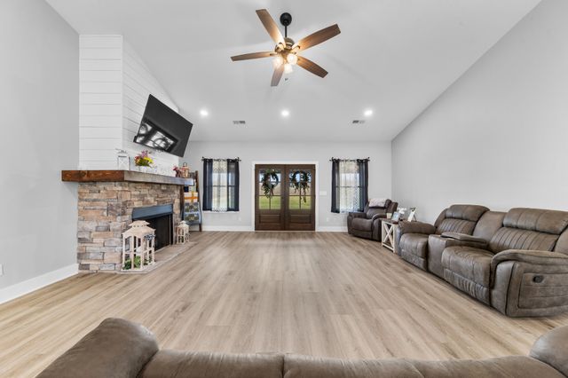 321 OLD SR 48, Centerville, TN 37033