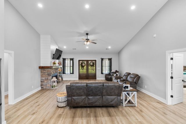 321 OLD SR 48, Centerville, TN 37033