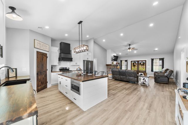 321 OLD SR 48, Centerville, TN 37033