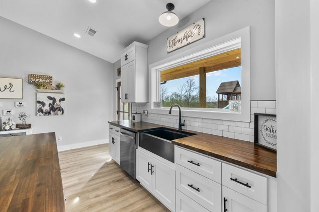 321 OLD SR 48, Centerville, TN 37033