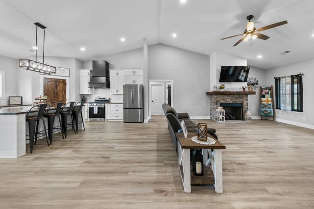 321 OLD SR 48, Centerville, TN 37033