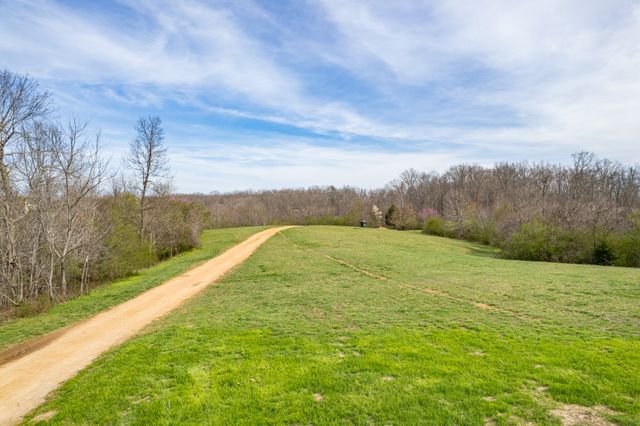 321 OLD SR 48, Centerville, TN 37033