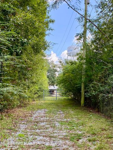 410 Grover Barett Road, Picayune, MS 39466
