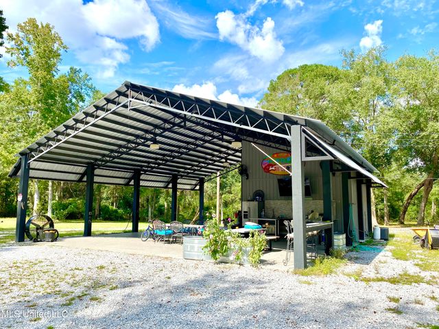410 Grover Barett Road, Picayune, MS 39466