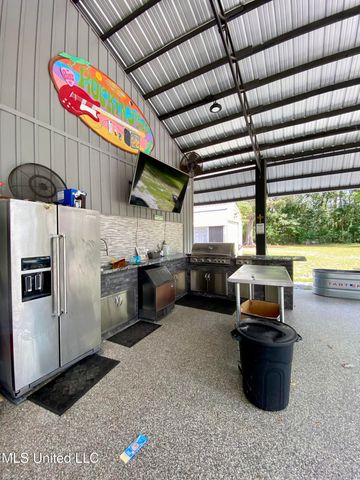 410 Grover Barett Road, Picayune, MS 39466