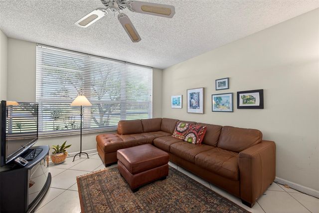 808 Cypress Boulevard 203, Pompano Beach, FL 33069